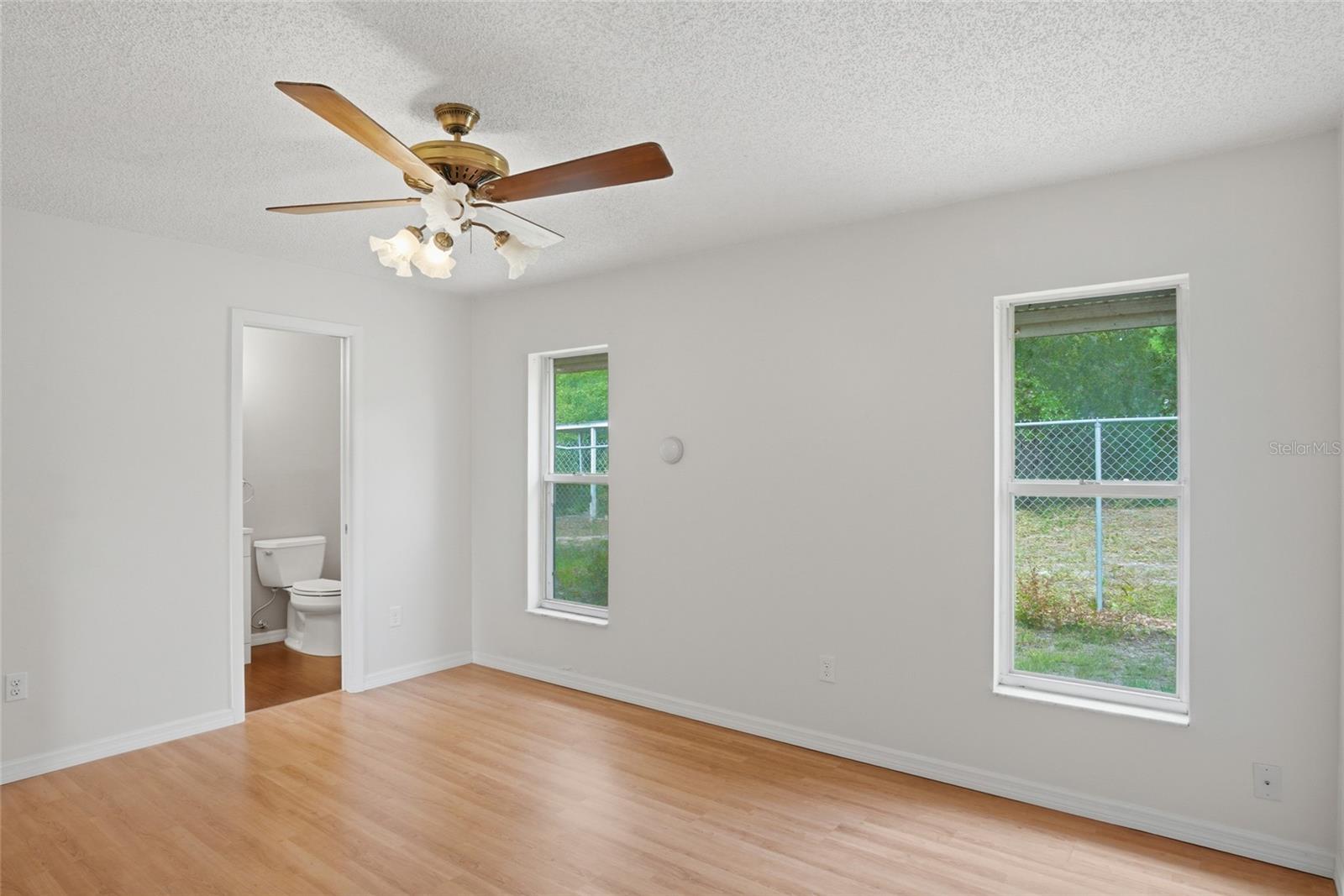 DELTON LAKES UN 04 - Residential