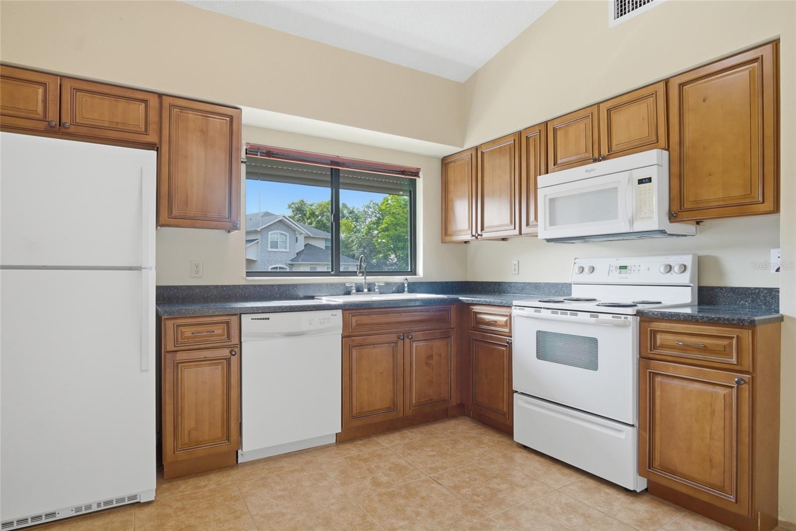 DELTON LAKES UN 04 - Residential