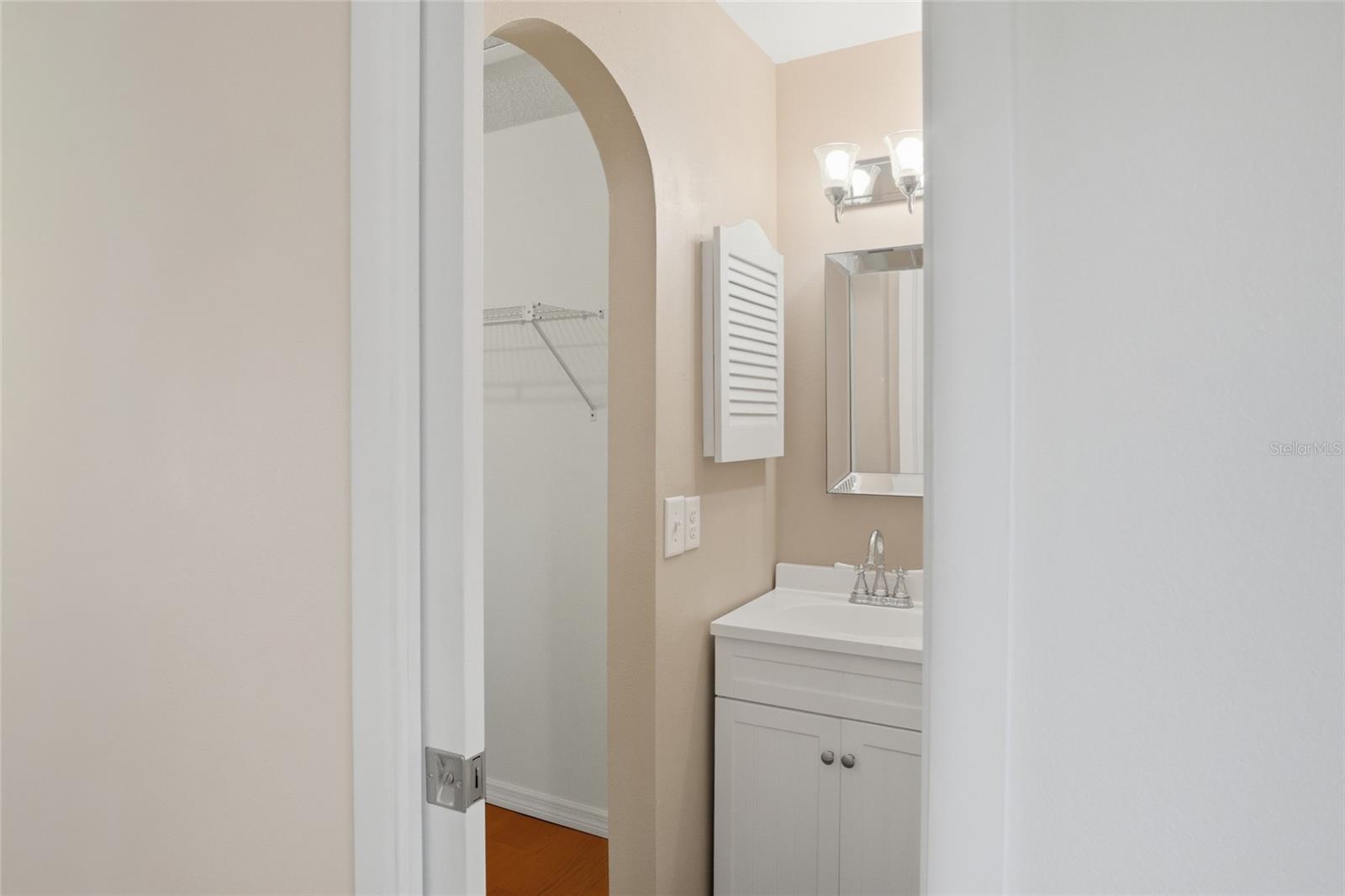 DELTON LAKES UN 04 - Residential