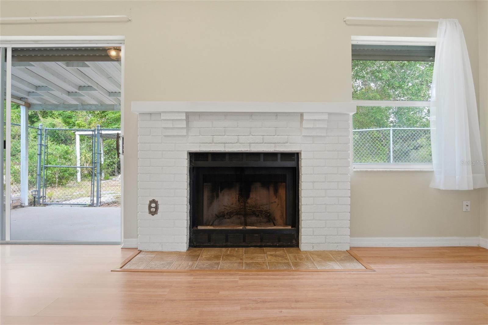 DELTON LAKES UN 04 - Residential