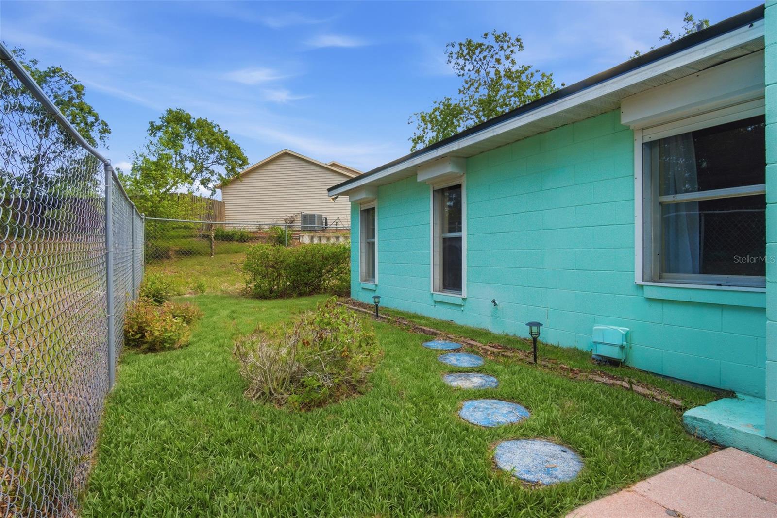 DELTON LAKES UN 04 - Residential