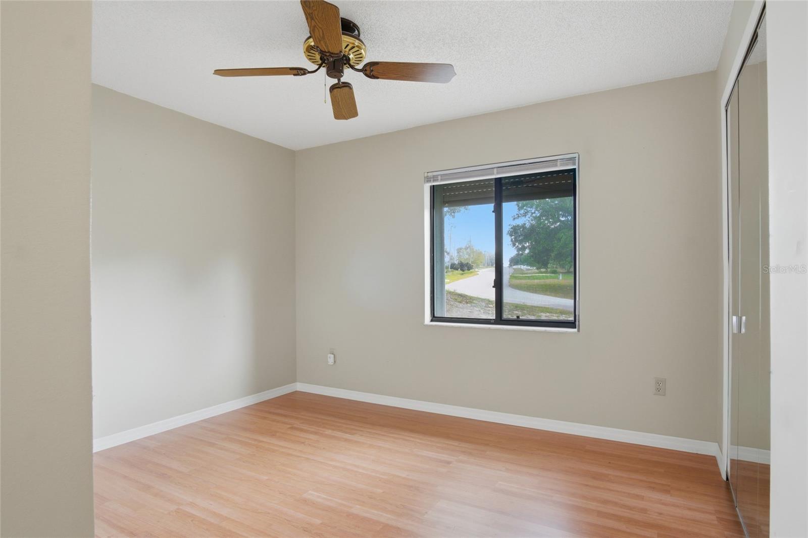 DELTON LAKES UN 04 - Residential