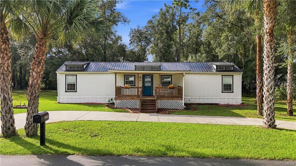 Photo of 6230 W Glen Robbin Court, Crystal River, FL 34429 (MLS # TB8556725)