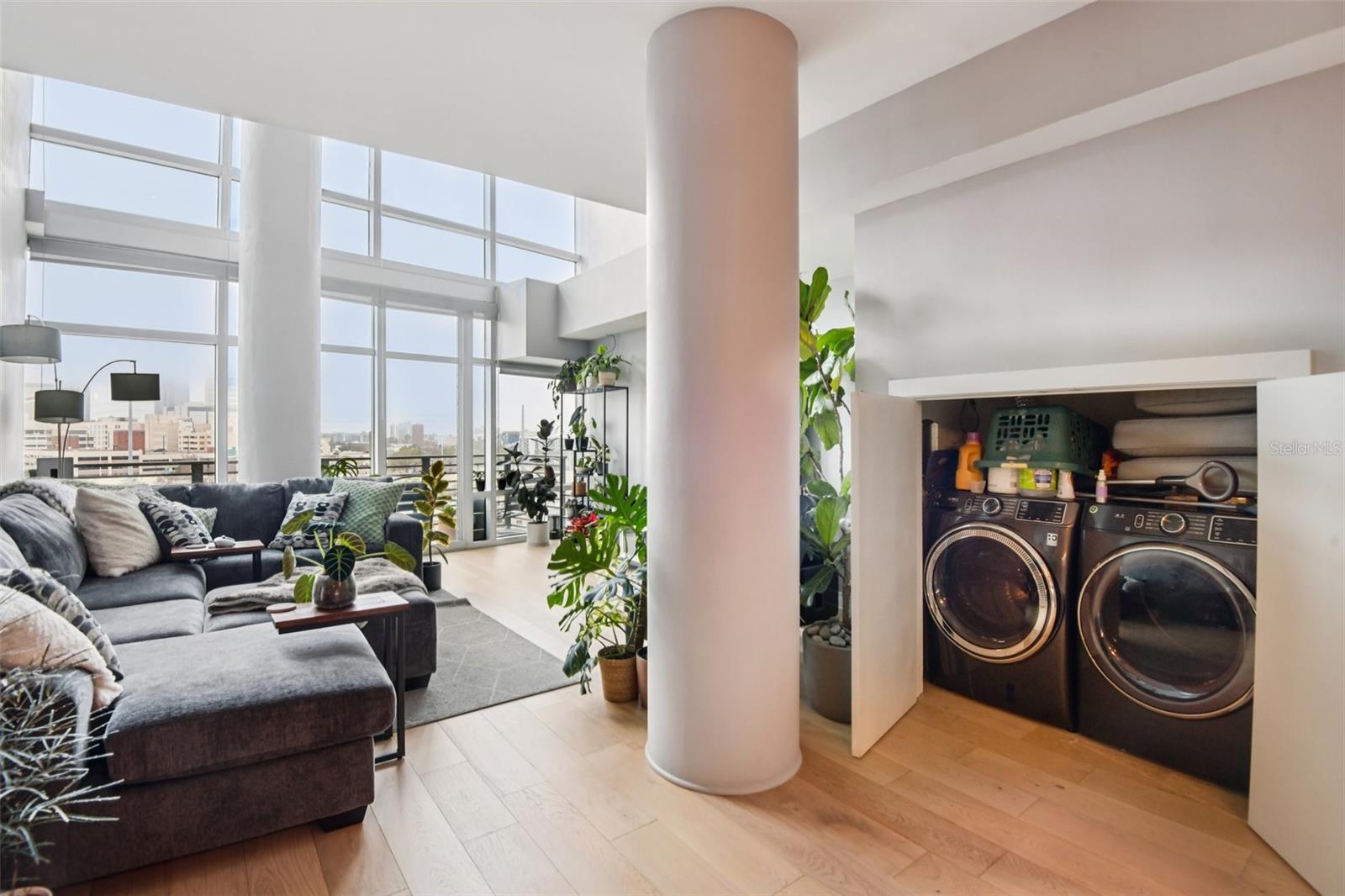 GRAND CENTRAL AT KENNEDY RESID - Residential