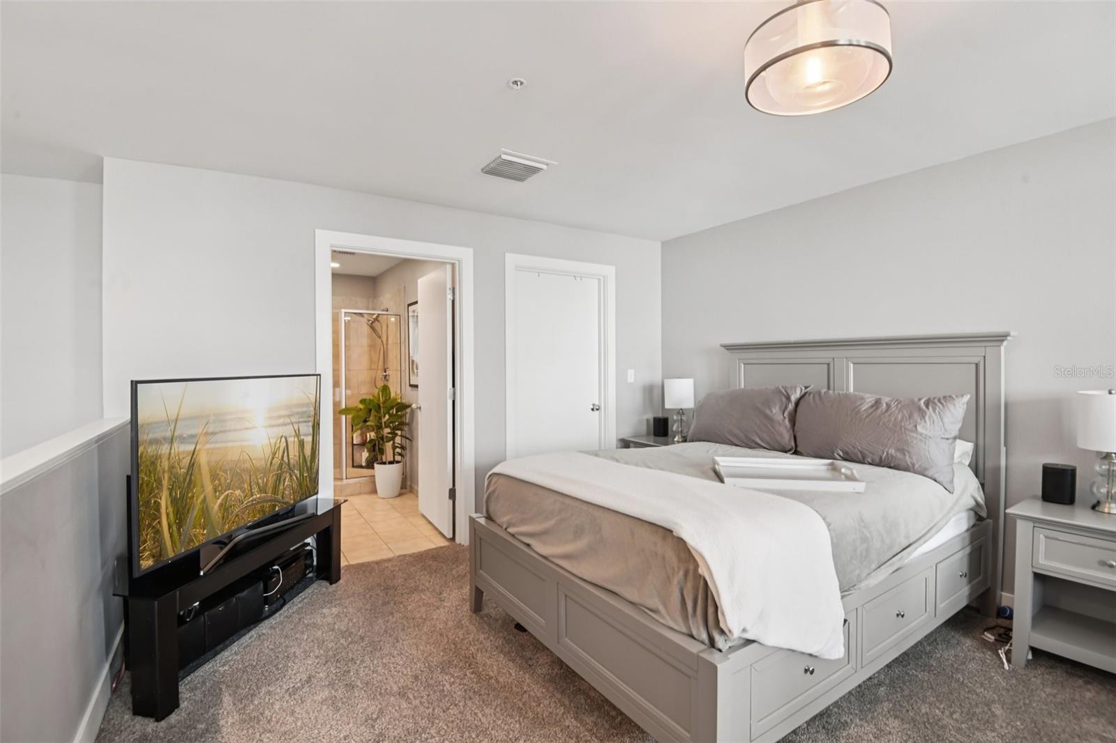 GRAND CENTRAL AT KENNEDY RESID - Residential