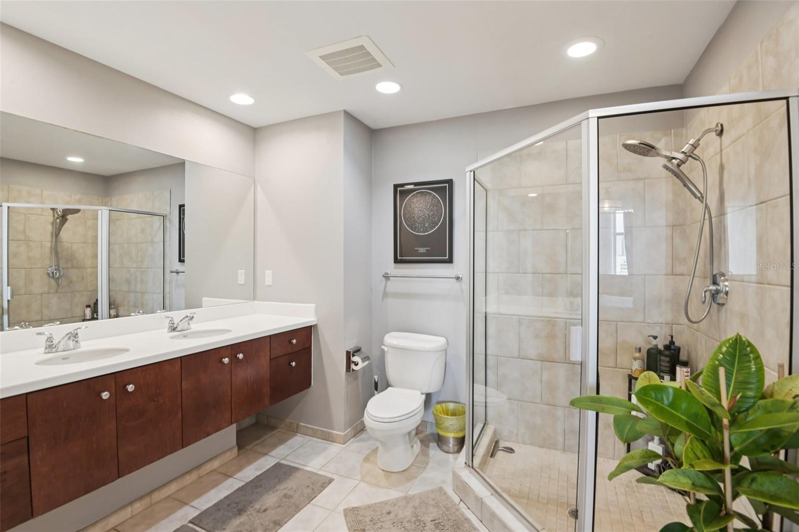 GRAND CENTRAL AT KENNEDY RESID - Residential