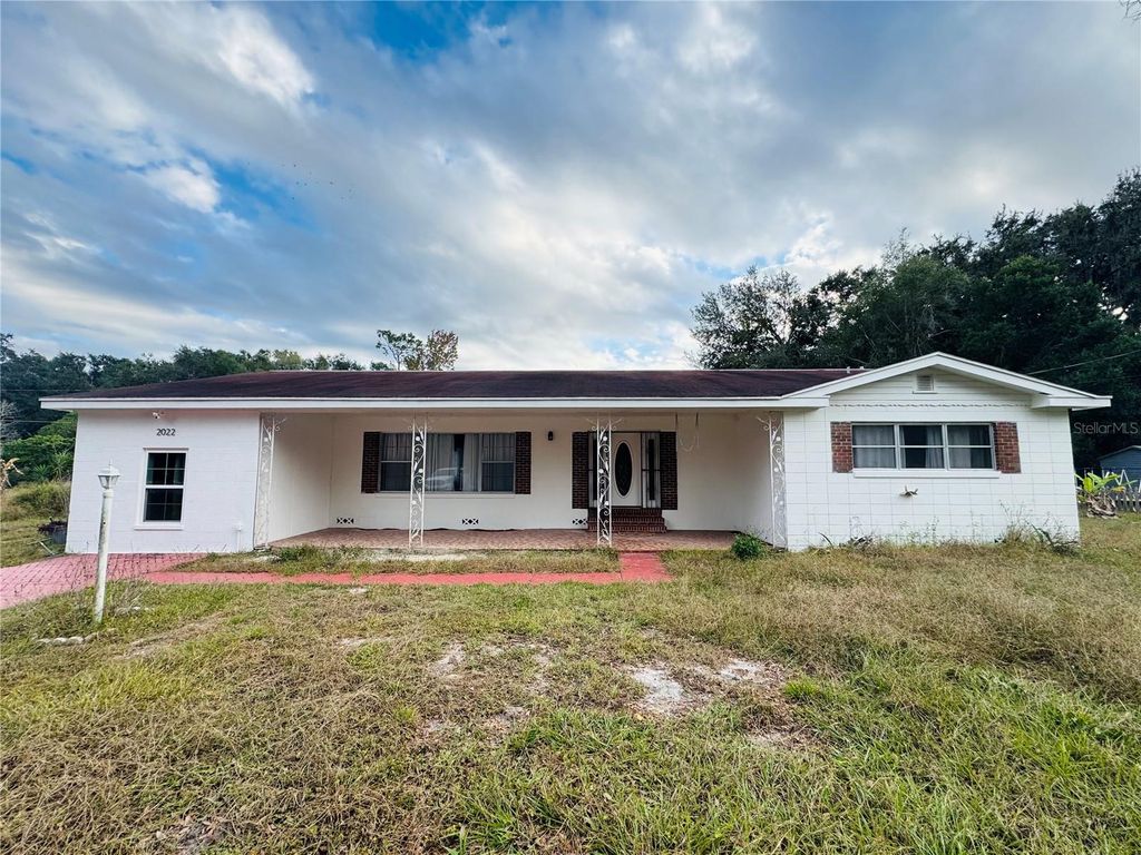 Photo of 2022 Edgewood Road, Leesburg, FL 34748 (MLS # O6365720)