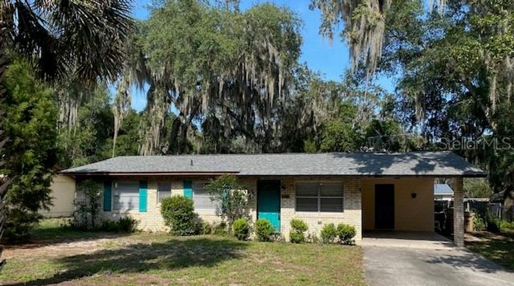 Photo of 32208 Alice Street, Tavares, FL 32778 (MLS # O6360209)