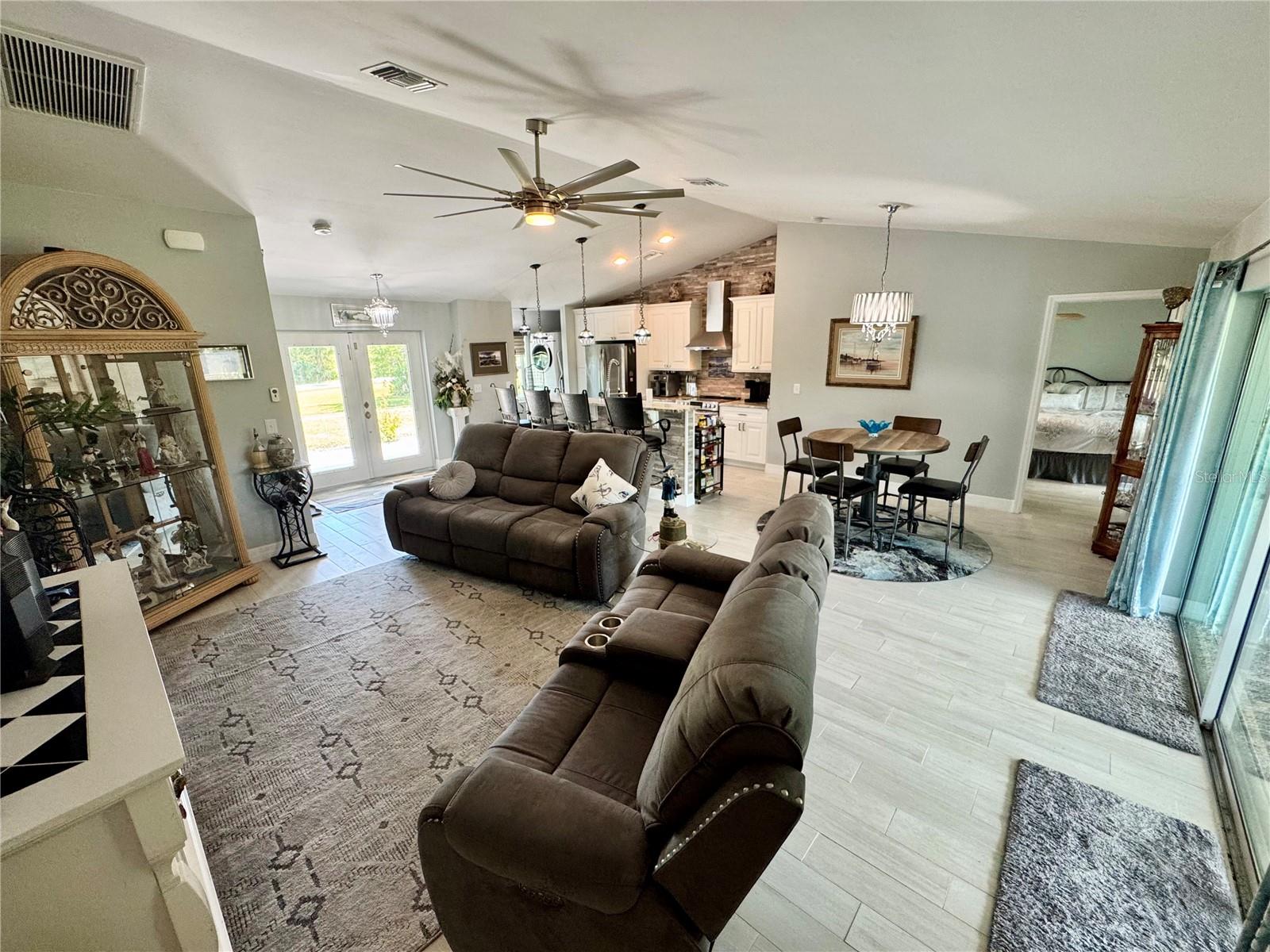BAY SHORES - Residential
