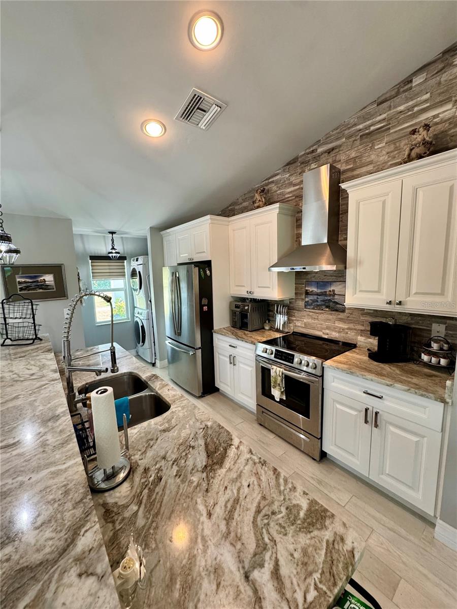 BAY SHORES - Residential