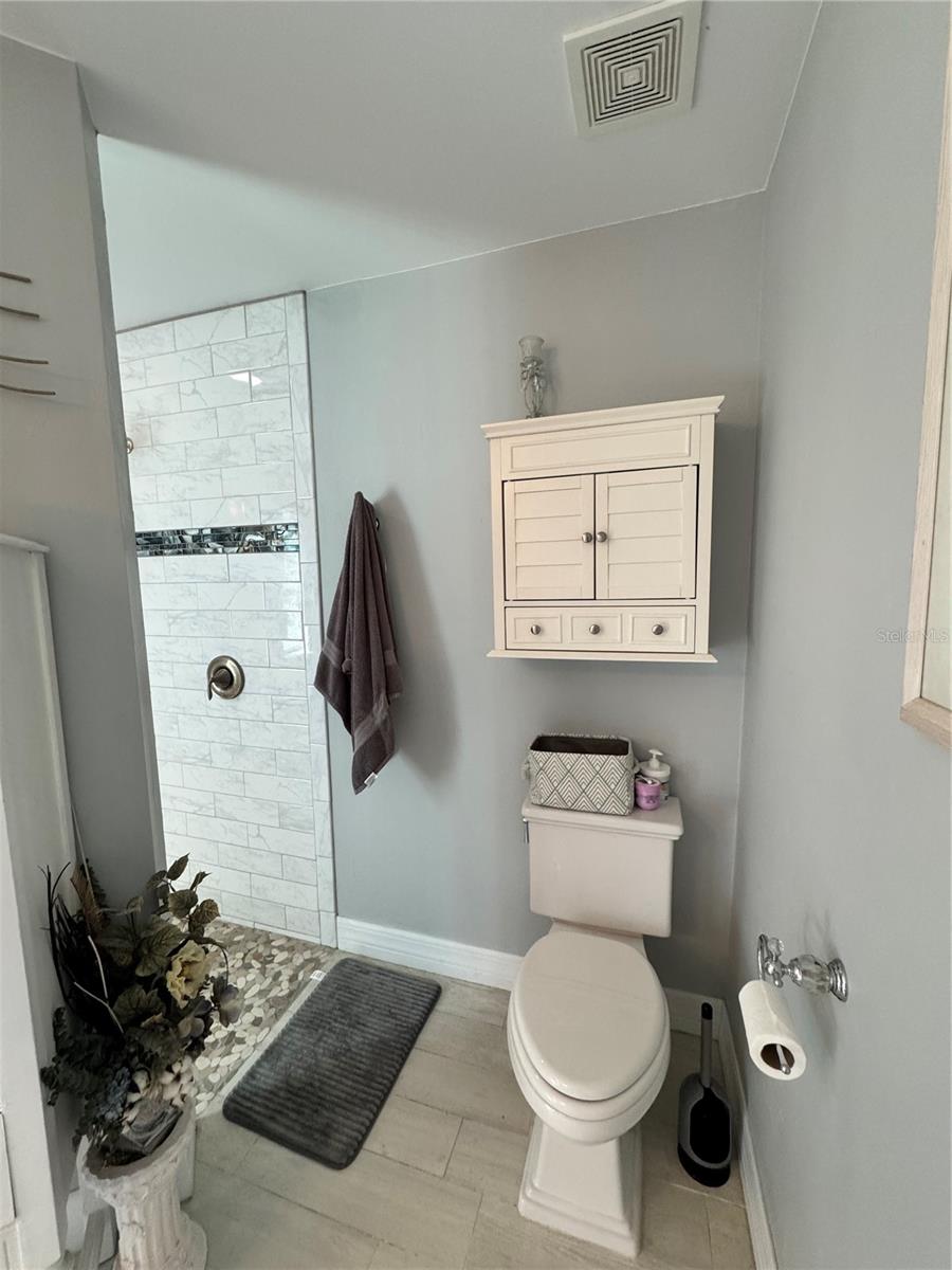 BAY SHORES - Residential