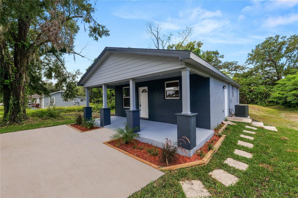 Photo of 814 N Nokomis Avenue, Lakeland, FL 33815 (MLS # L4956470)