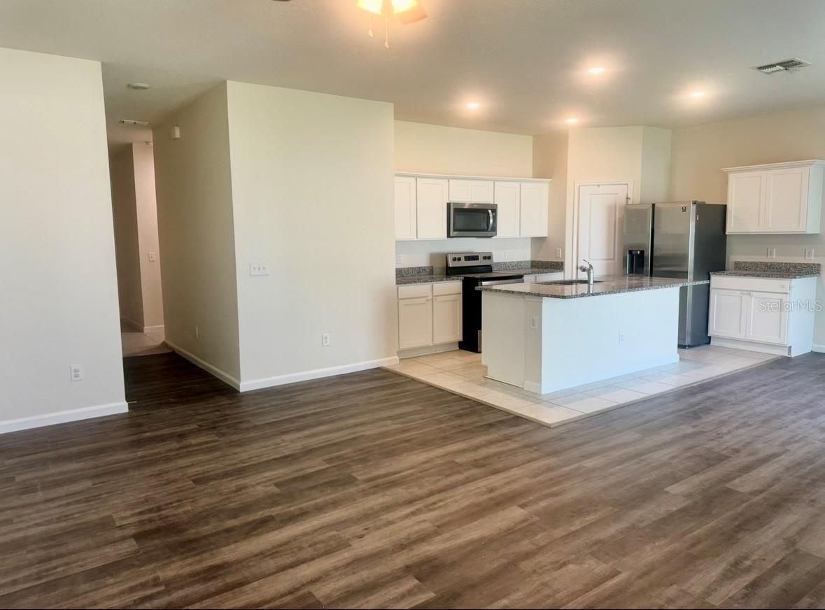 2257 LITCHFIELD LOOP