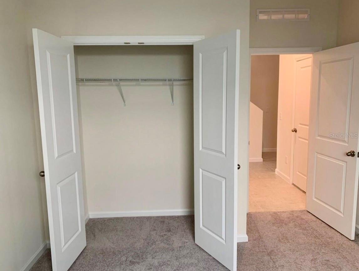 LINCOLN OAKS - Residential Lease