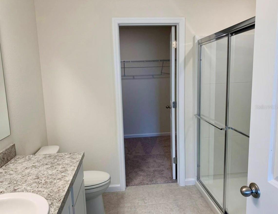 LINCOLN OAKS - Residential Lease
