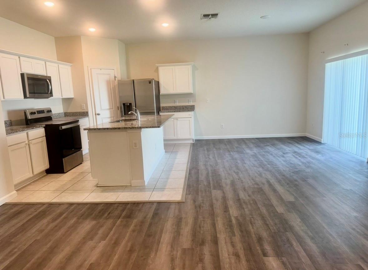 2257 LITCHFIELD LOOP
