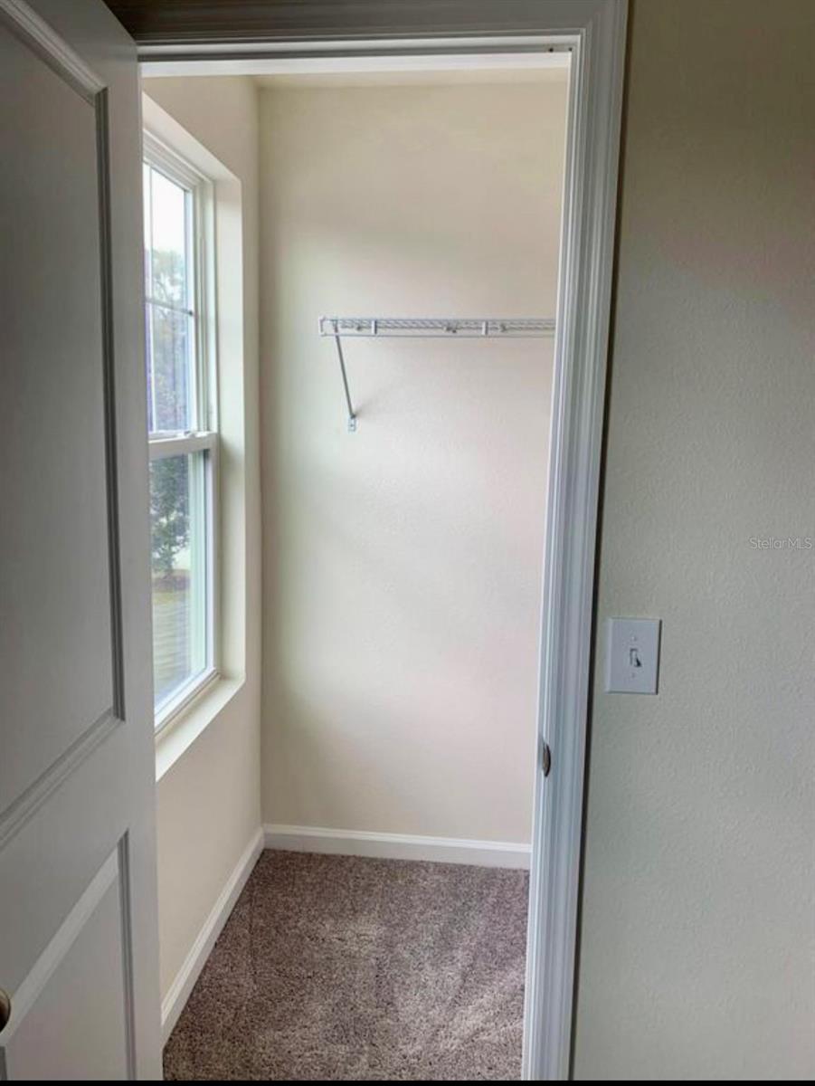LINCOLN OAKS - Residential Lease