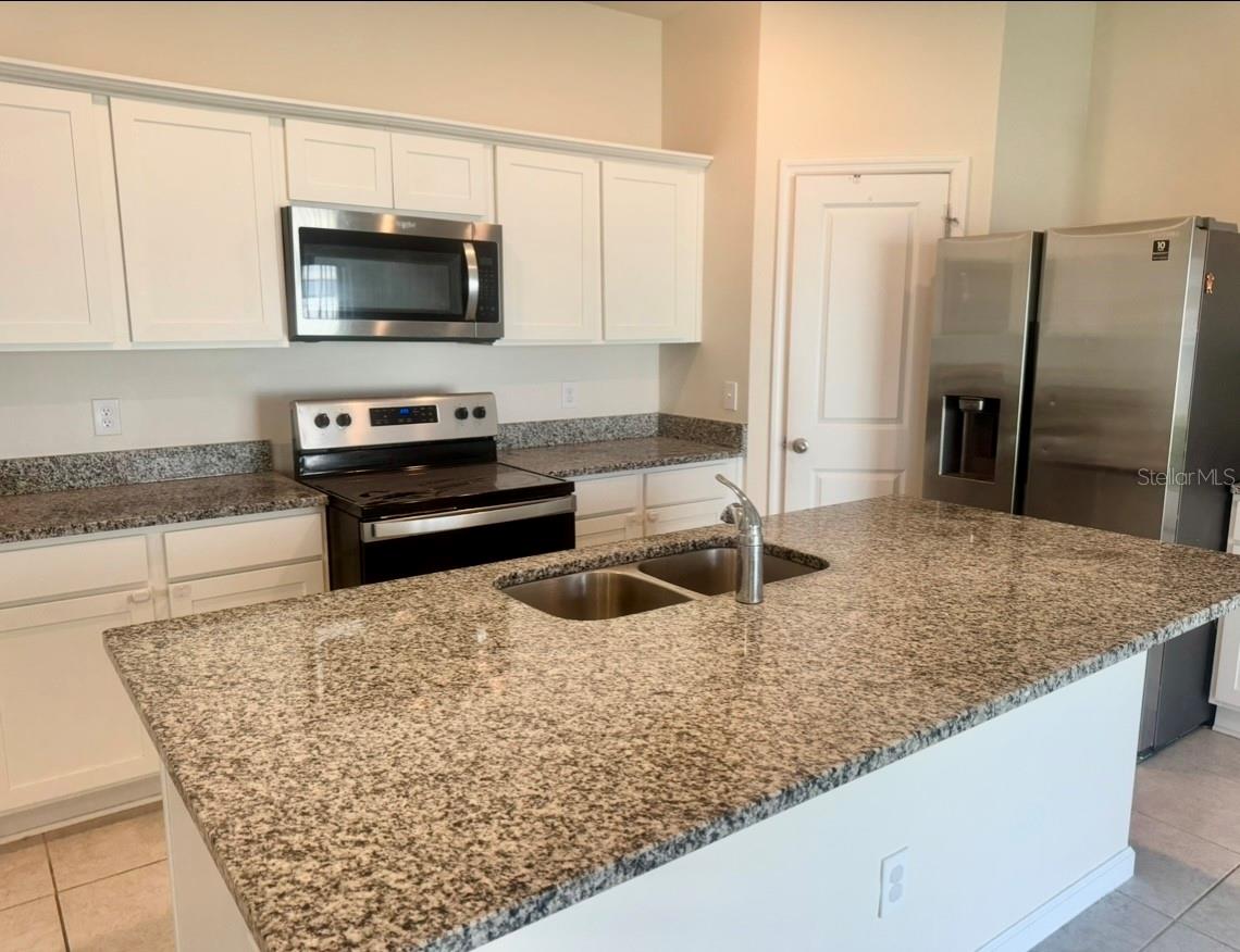 2257 LITCHFIELD LOOP