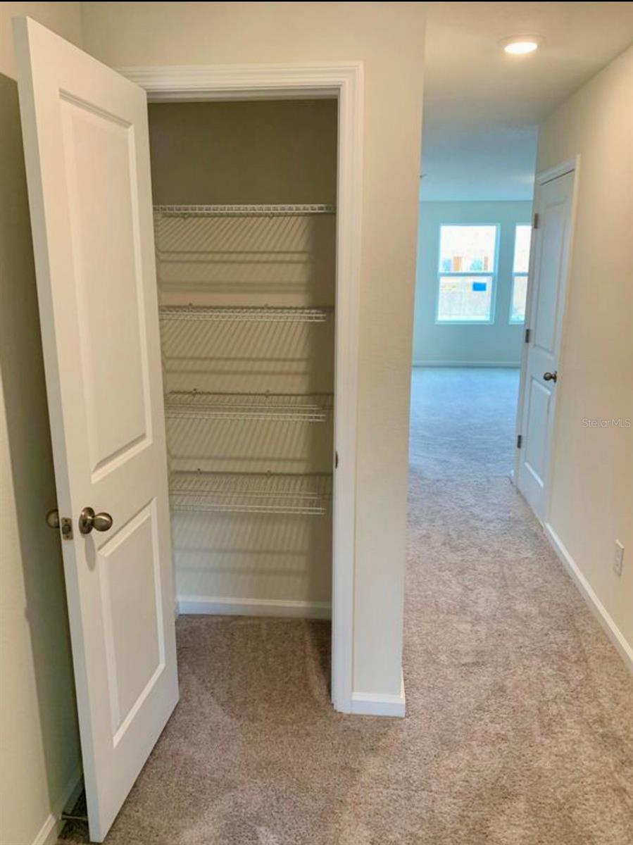 LINCOLN OAKS - Residential Lease