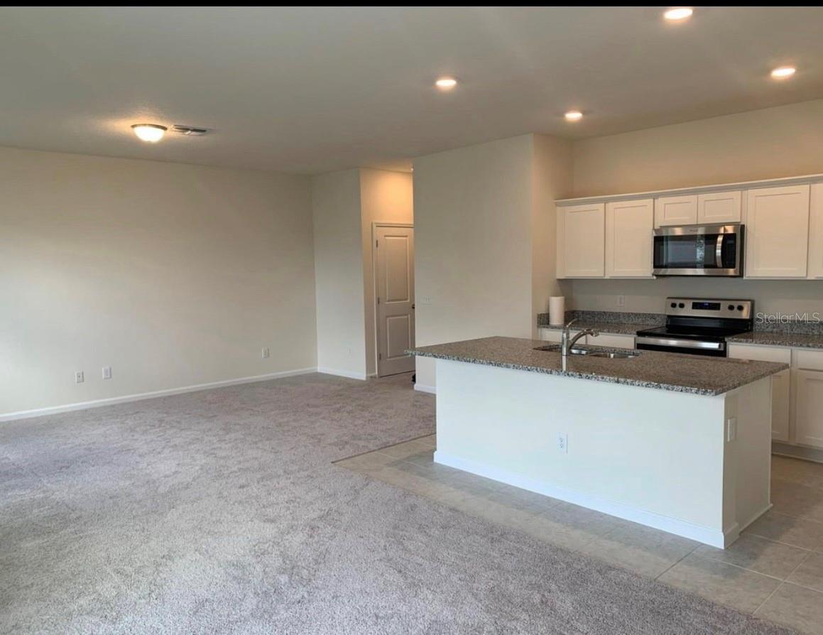 LINCOLN OAKS - Residential Lease