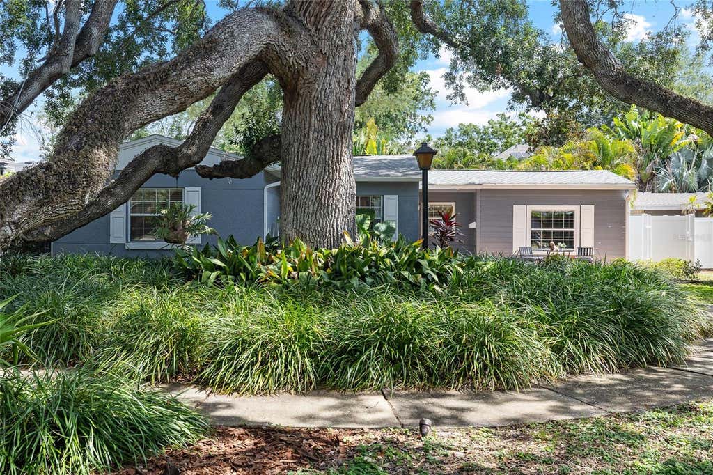 Photo of 4217 W Morrison Avenue, Tampa, FL 33629 (MLS # TB8517436)