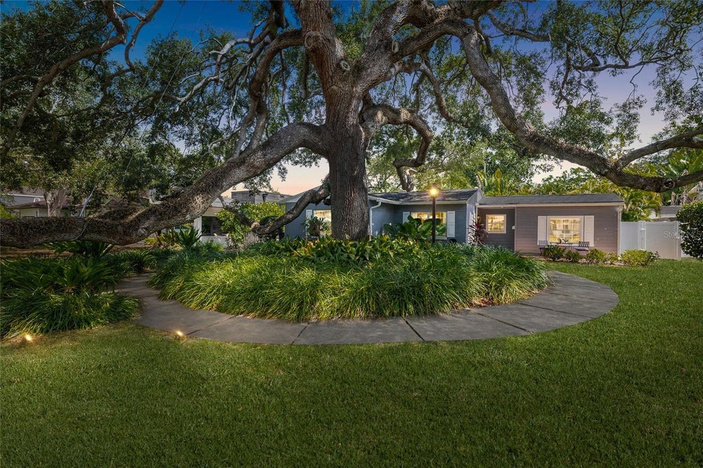 Photo of 4217 W Morrison Avenue, Tampa, FL 33629 (MLS # TB8517436)