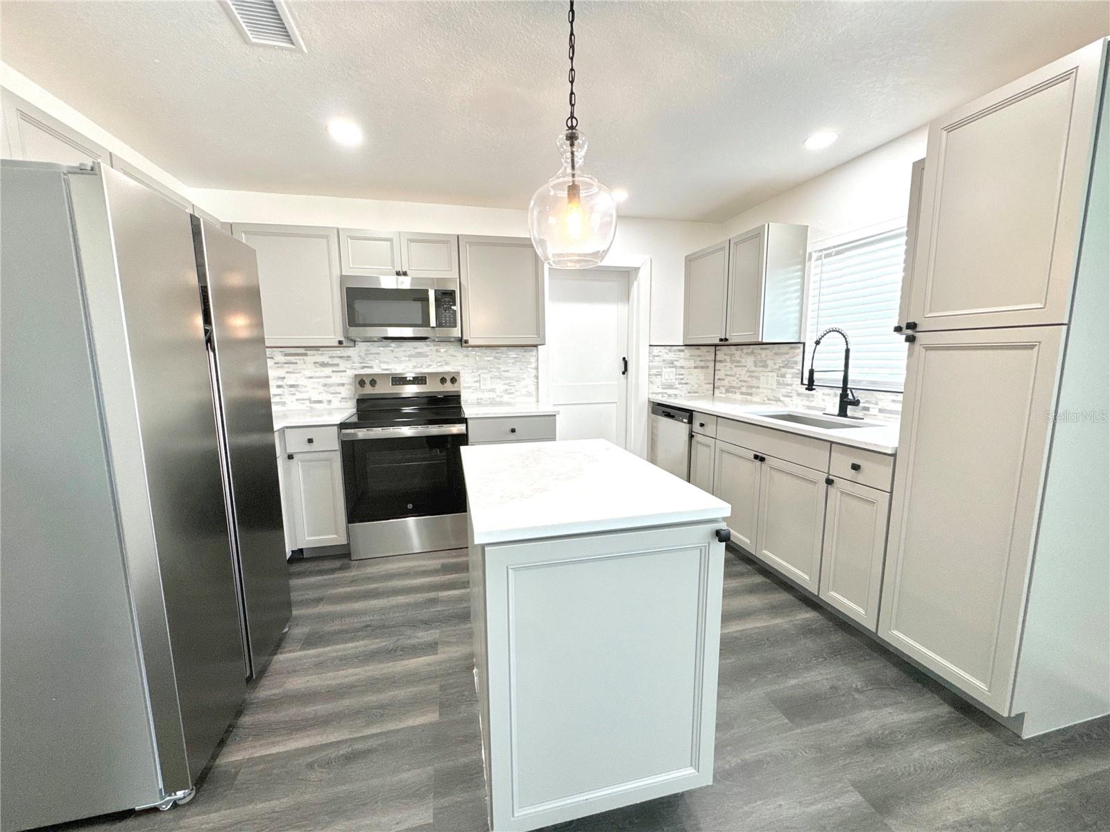 DELTONA LAKES UNIT 30 - Residential Lease