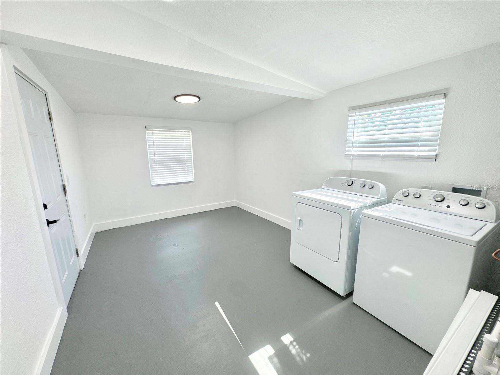 DELTONA LAKES UNIT 30 - Residential Lease