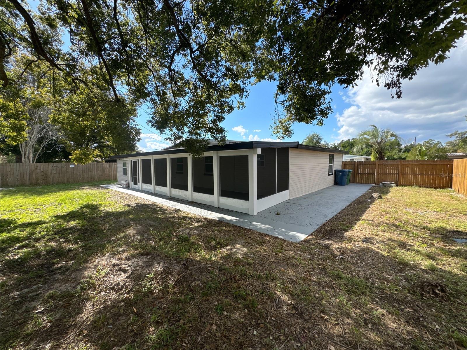 DELTONA LAKES UNIT 30 - Residential Lease