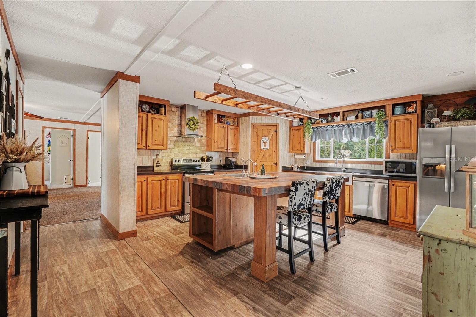 AC CROOM RD/MONDON HILL - Residential