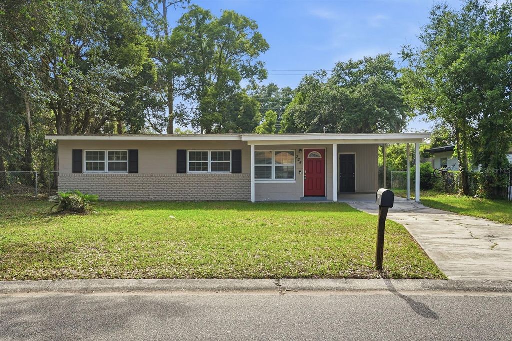 Photo of 224 Murry Drive, Orlando, FL 32811 (MLS # O6405468)