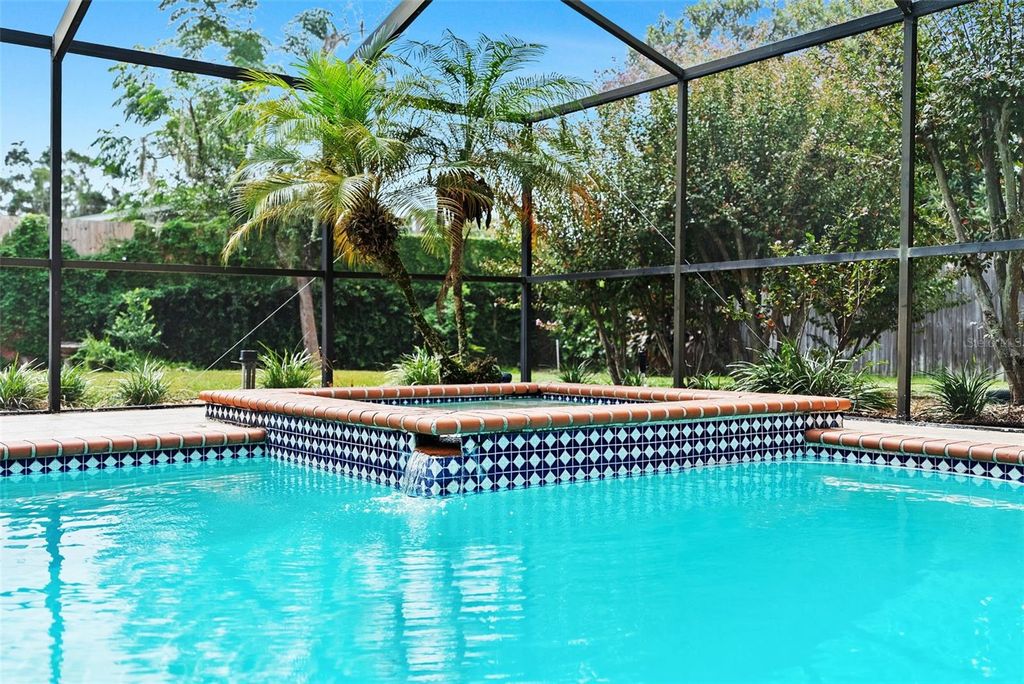 Photo of 512 Crystal Grove Boulevard, Lutz, FL 33548 (MLS # TB8400052)