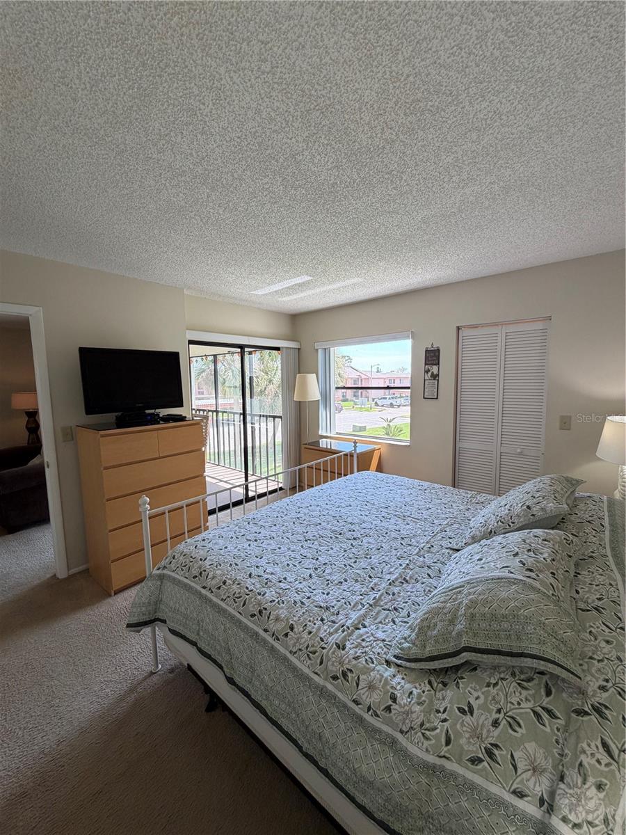 MEADOWS CONDO AT EAST LAKE WOODLANDS - Residential