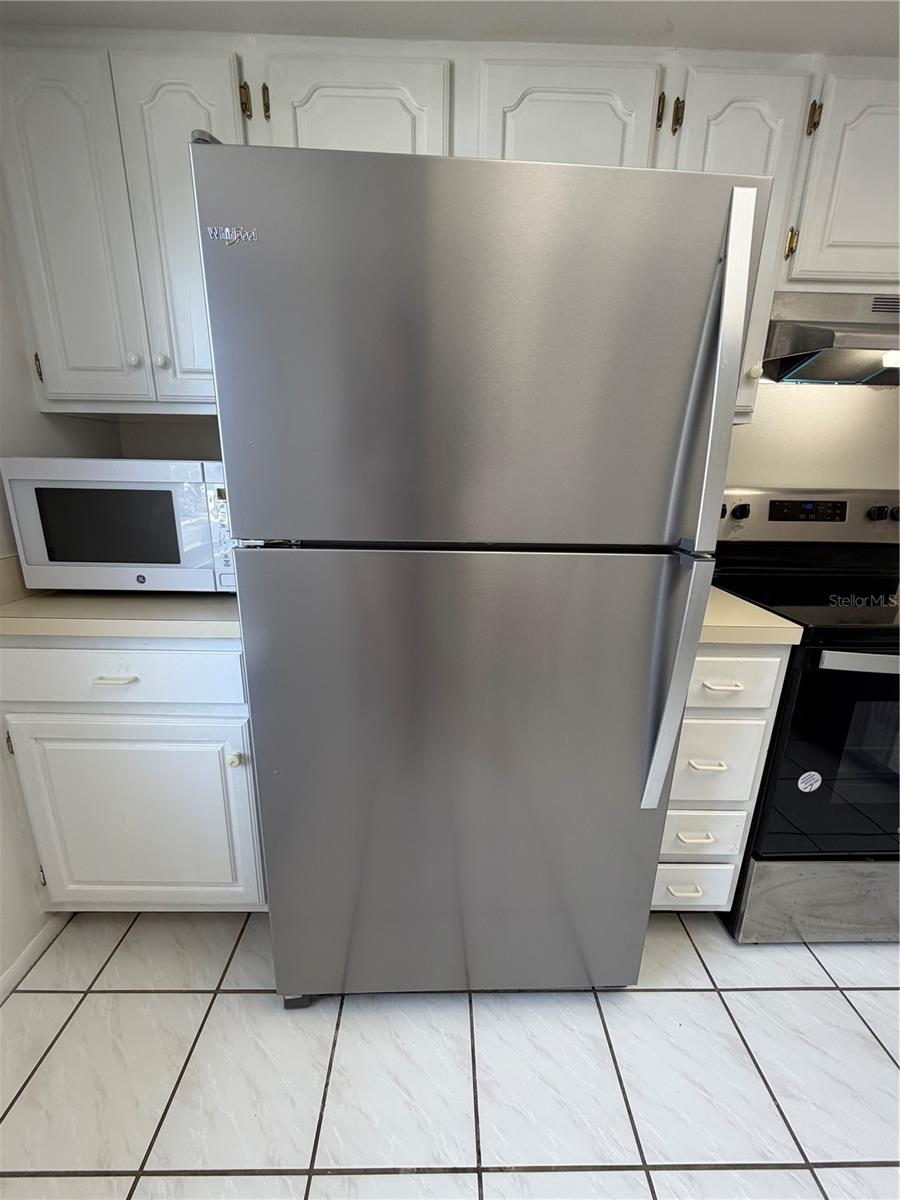 MEADOWS CONDO AT EAST LAKE WOODLANDS - Residential