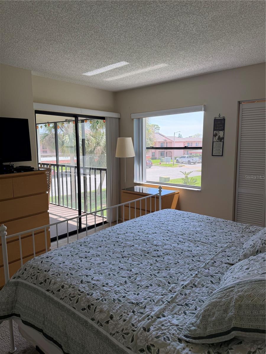 MEADOWS CONDO AT EAST LAKE WOODLANDS - Residential