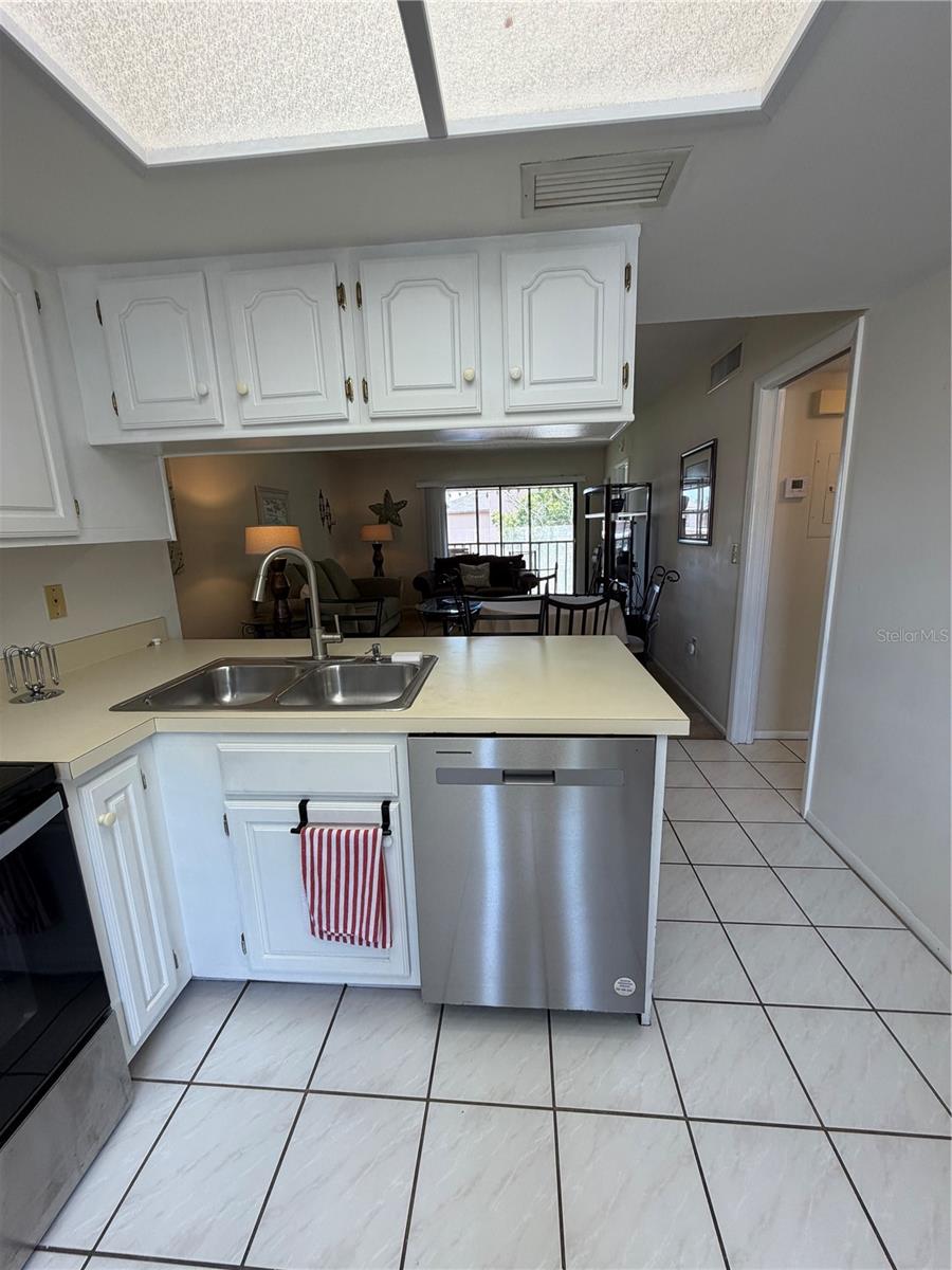 MEADOWS CONDO AT EAST LAKE WOODLANDS - Residential