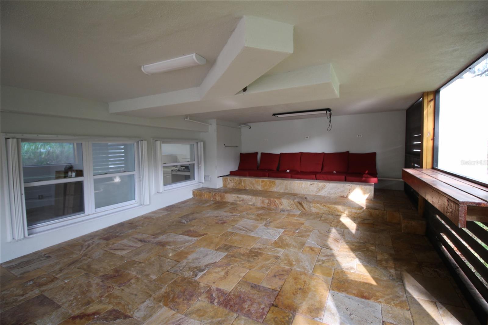 DE SOTO ESTATES - Residential