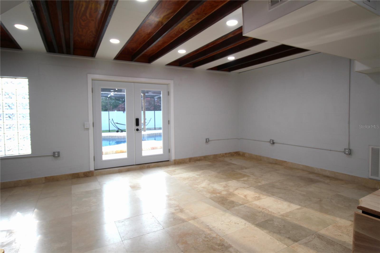 DE SOTO ESTATES - Residential