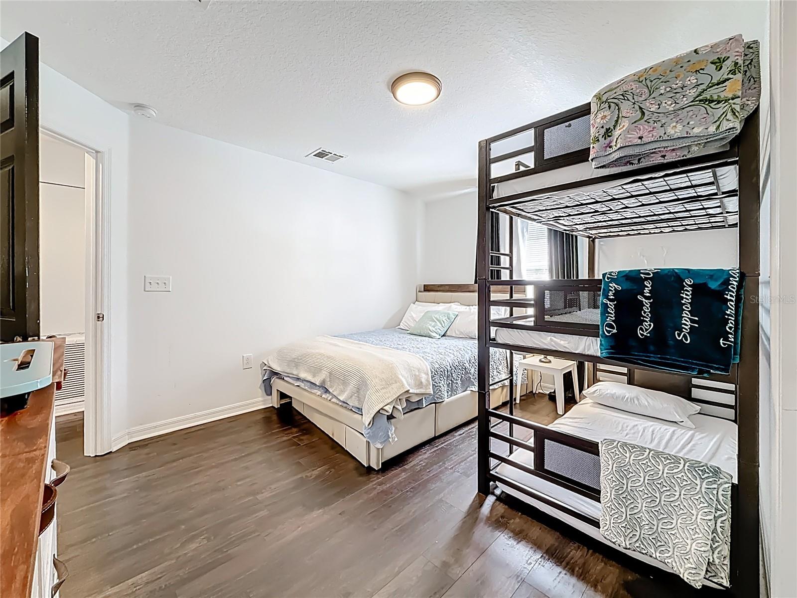 ORANGE PARK 7 PG 48 - Residential