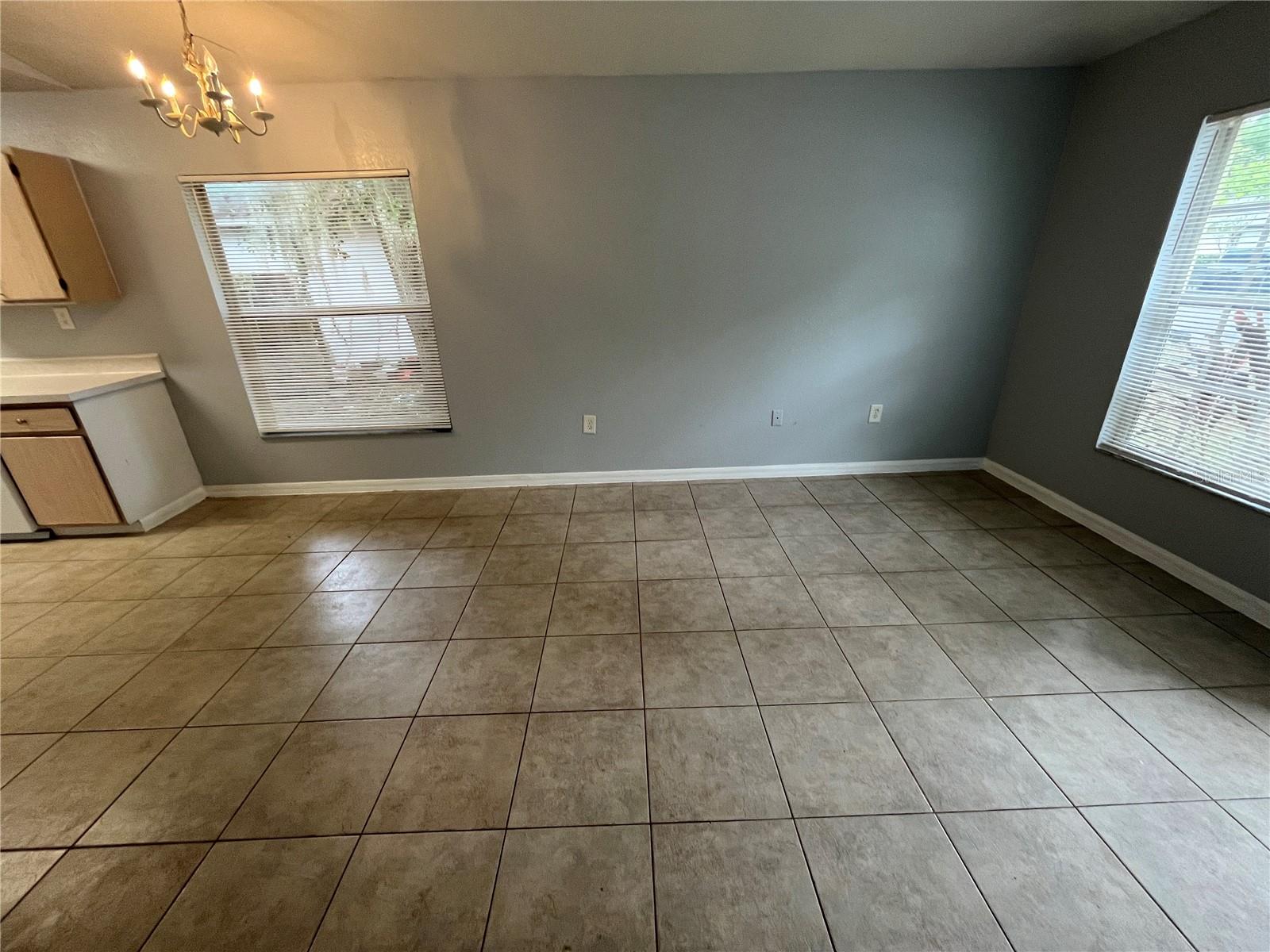 SHADY OAK TRAIL - Residential Lease