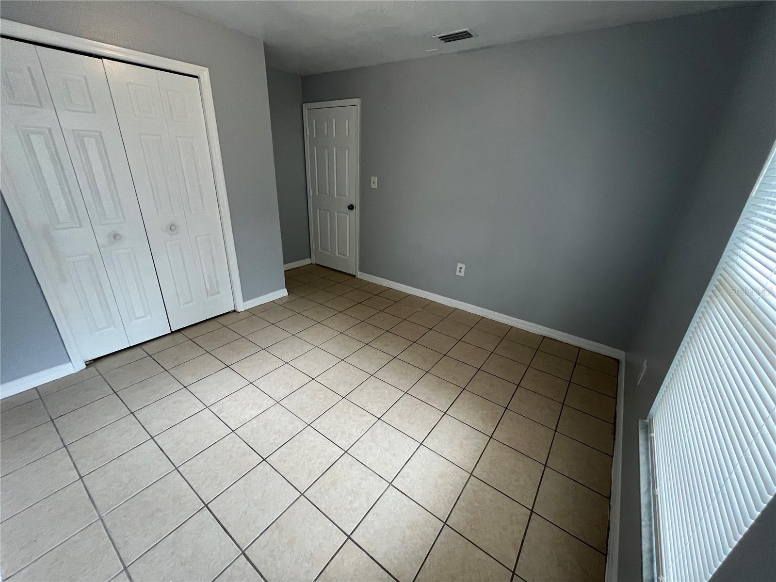 SHADY OAK TRAIL - Residential Lease