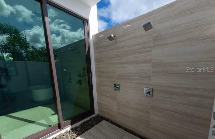 THE ISLES AT DOADO BEACH - Residential Lease