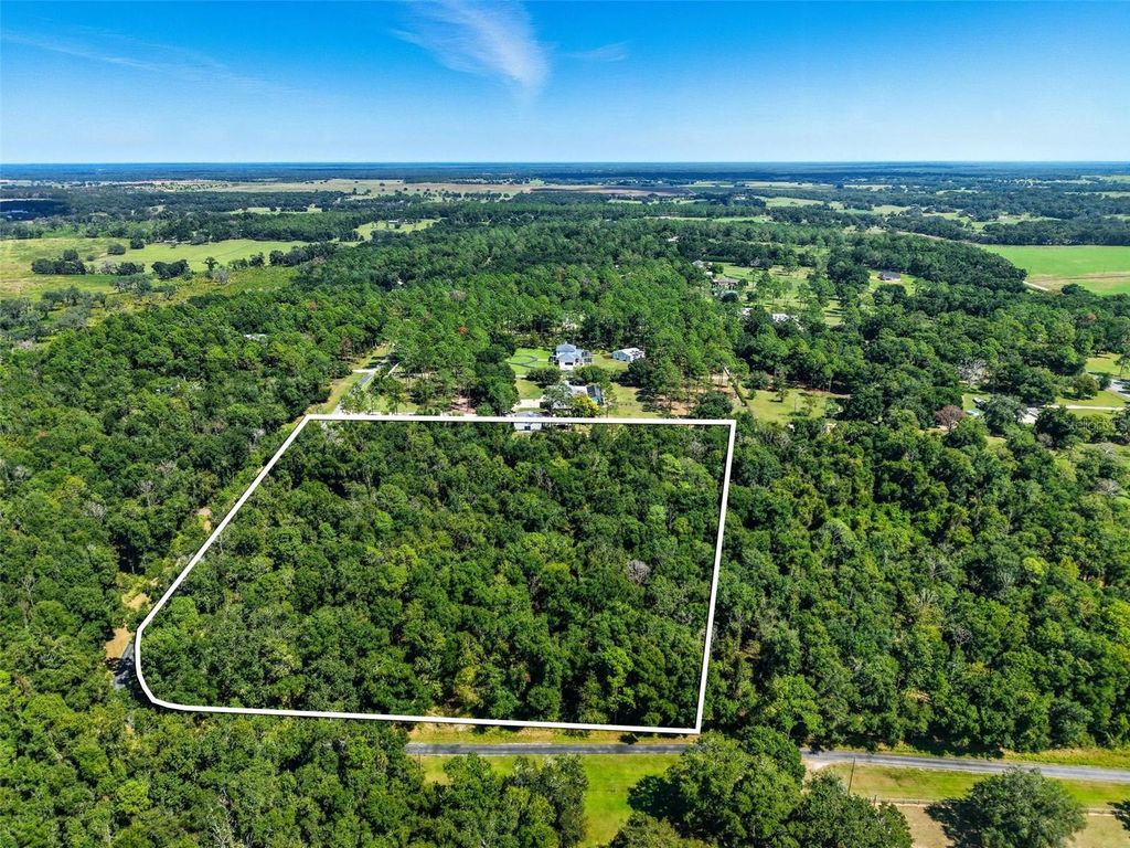 Photo of Virginia Lee Circle, Brooksville, FL 34602 (MLS # TB8432337)