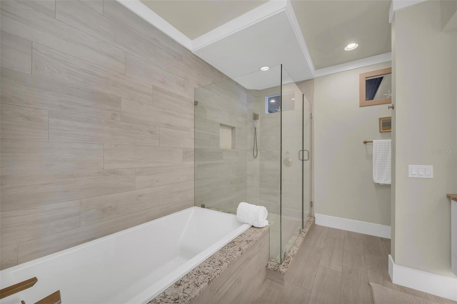 COUNTRY CLUB SHORES SEC 02 - Residential