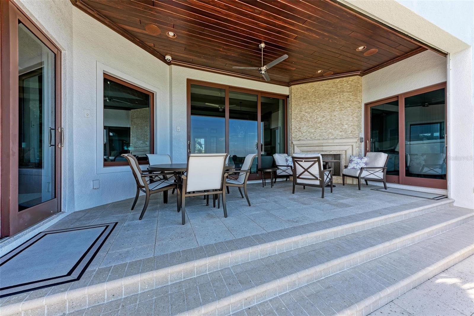 COUNTRY CLUB SHORES SEC 02 - Residential