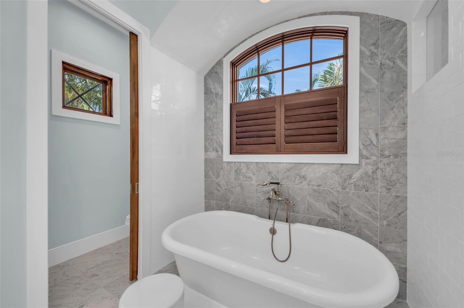 COUNTRY CLUB SHORES SEC 02 - Residential