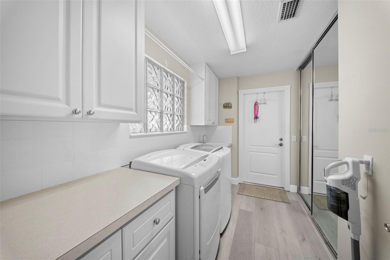 VILLAGEWALK - Residential