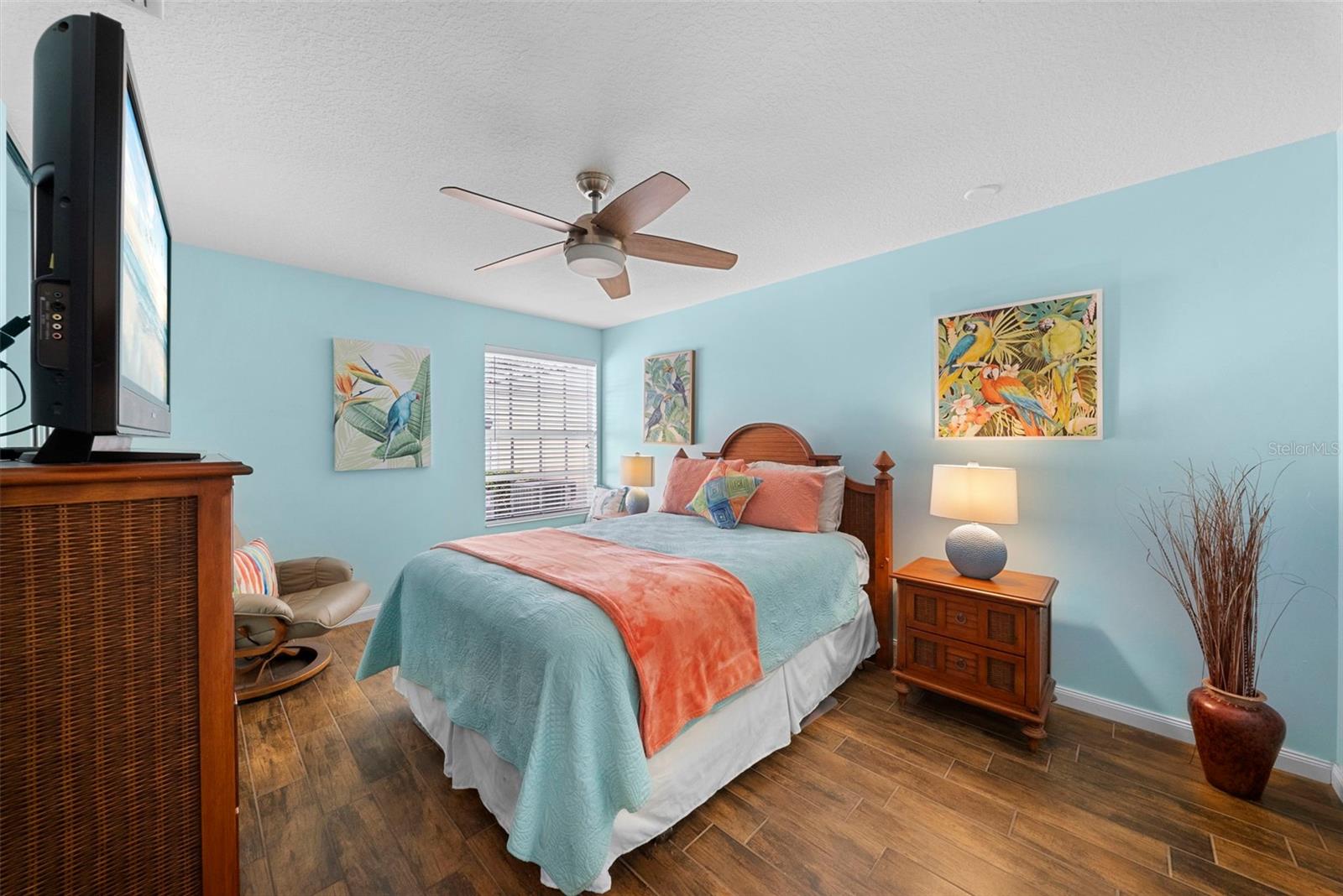 VILLAGEWALK - Residential