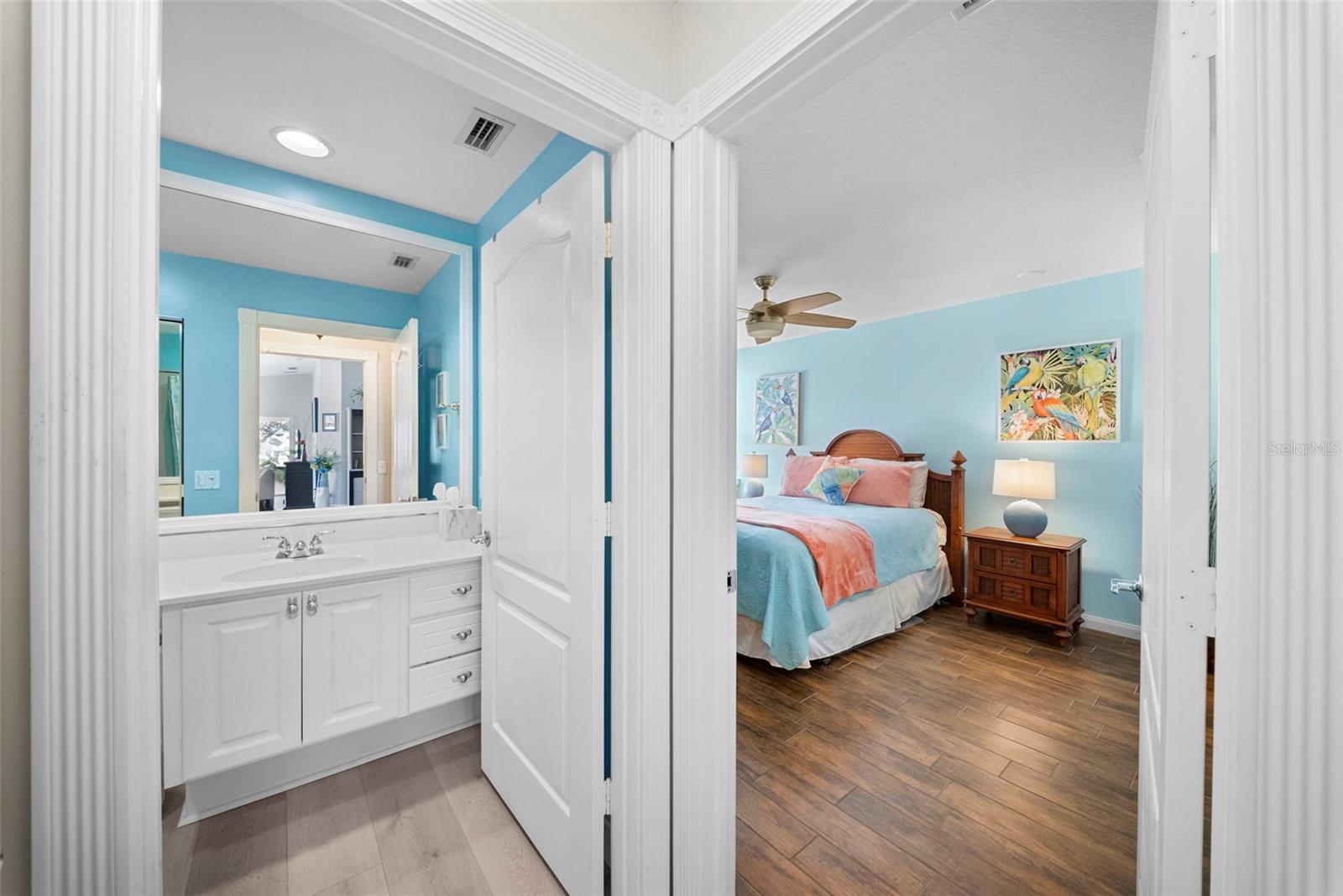 VILLAGEWALK - Residential