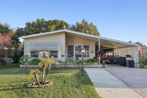 A home in WINTER HAVEN